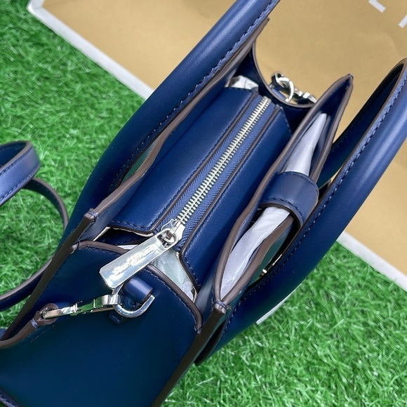 MICHAEL KORS
Gabby Small Faux Leather Satchel
COLOR NAVY
NWT - Picture 9 of 16